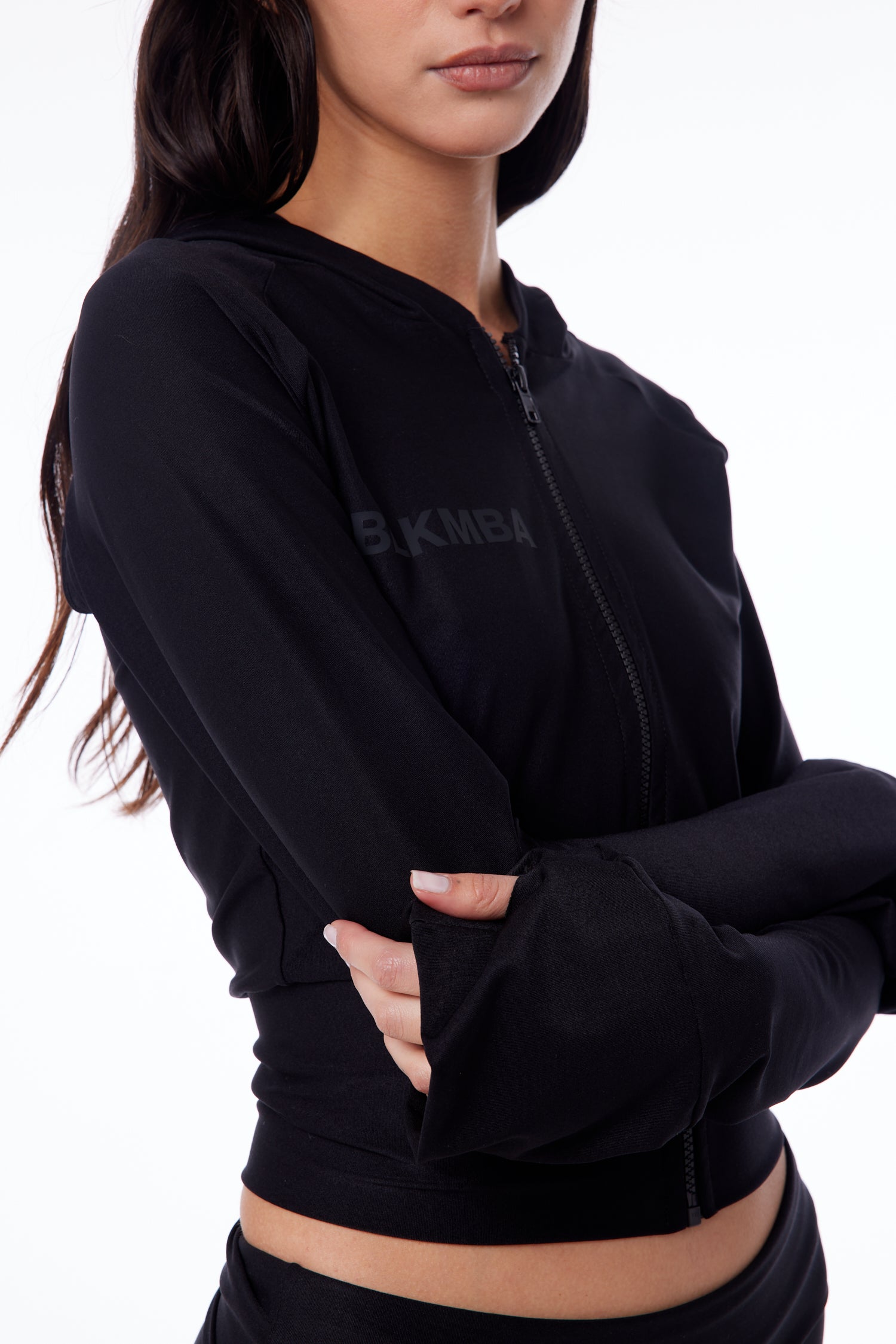 CROP HOODIE BLKMBA ESSENTIALS